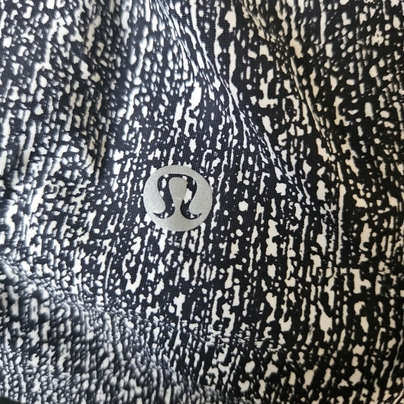 Lululemon Air Time Black/White Lost In Pace Skirt Size 4 Tall - Picture 6 of 8
